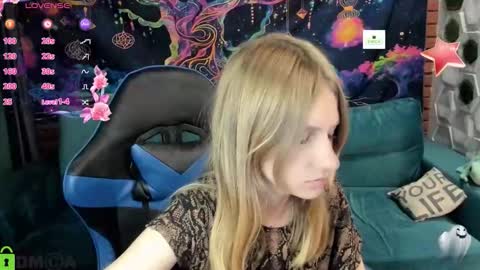Snapshot of olisa_fox chatting on September 21, 7:01 pm Olisa fox online show from September 21, 7:01 pm