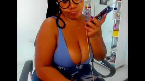 olivahot30 online show from February 19, 4:44 pm