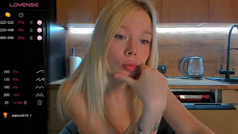 Olivia 3 online show from May 20, 8:50 pm