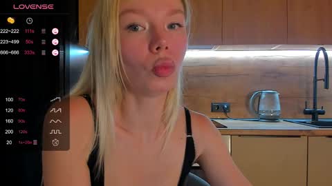 Olivia 3 online show from May 21, 10:08 pm