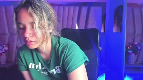  OLIVIA  online show from December 23, 4:22 am