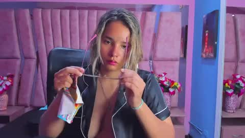  OLIVIA  online show from December 4, 3:48 am