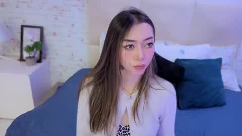 Snapshot of olivia_johansson chatting on October 30, 5:43 am olivia online show from October 30, 5:43 am