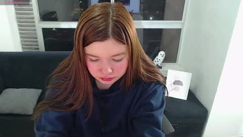 Snapshot of olivia_martine chatting on January 17, 5:42 am olivia_martine online show from January 17, 5:42 am
