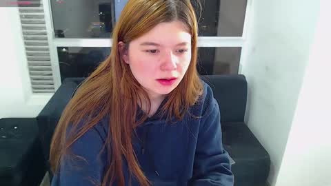 Snapshot of olivia_martine chatting on December 23, 6:00 am olivia_martine online show from December 23, 6:00 am