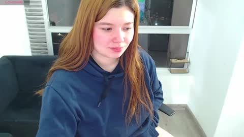Snapshot of olivia_martine chatting on December 2, 7:10 am olivia_martine online show from December 2, 7:10 am