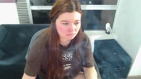 Snapshot of olivia_martine chatting on January 27, 5:47 am olivia_martine online show from January 27, 5:47 am