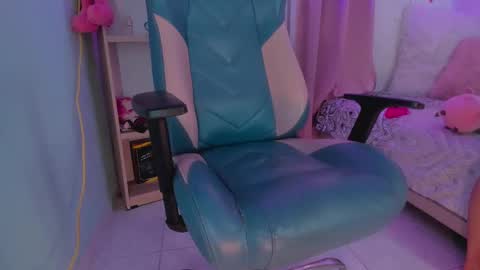 olivia_pretty_ online show from February 13, 6:16 pm