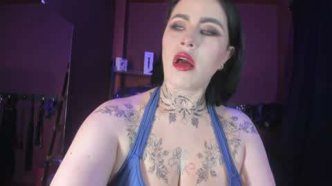   online show from December 12, 12:44 pm