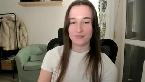 Oliwiaa2004 online show from February 24, 5:00 pm