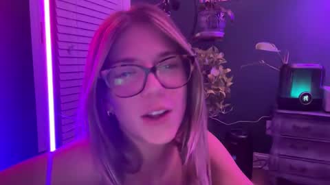 Olivia online show from January 31, 4:36 am