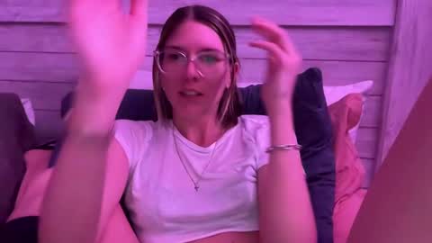 Olivia online show from March 6, 4:19 am