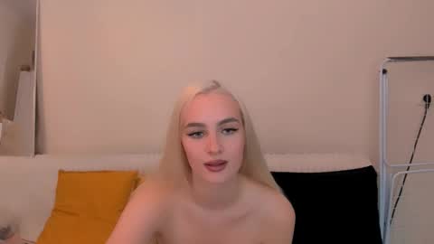 oliviaBeauty online show from October 22, 8:36 pm