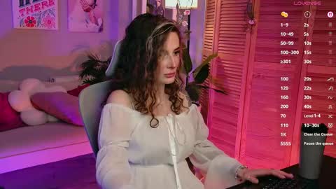 Liv online show from October 31, 11:58 am