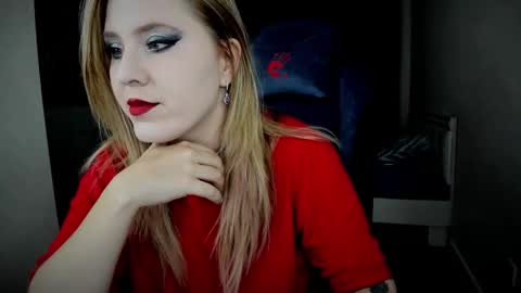 Snapshot of oliviamunk chatting on September 10, 4:34 am . online show from September 10, 4:34 am