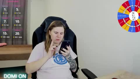 Snapshot of oliviamunk chatting on February 17, 4:20 am . online show from February 17, 4:20 am