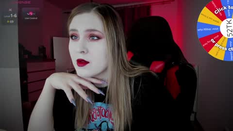 Snapshot of oliviamunk chatting on January 7, 3:35 am . online show from January 7, 3:35 am