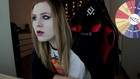 Snapshot of oliviamunk chatting on January 8, 3:51 am . online show from January 8, 3:51 am