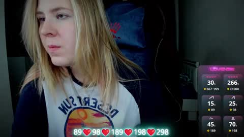 Snapshot of oliviamunk chatting on October 1, 7:13 am . online show from October 1, 7:13 am