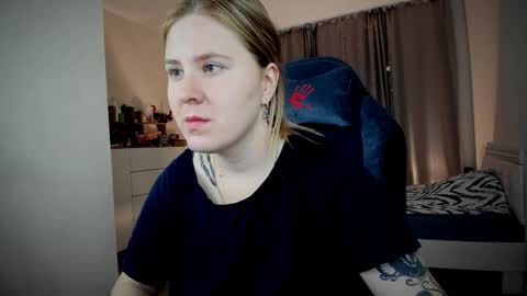Snapshot of oliviamunk chatting on September 9, 4:12 am . online show from September 9, 4:12 am