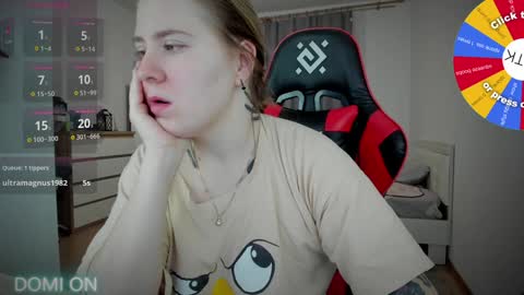 Snapshot of oliviamunk chatting on December 19, 3:18 am . online show from December 19, 3:18 am