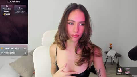 Olivia online show from December 7, 6:04 pm