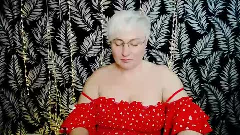 Kelly online show from May 22, 10:57 am