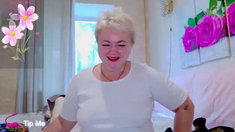 oliviaparadise online show from May 20, 12:02 pm