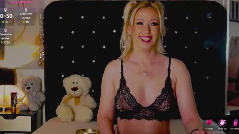 Olivia online show from May 8, 8:32 pm