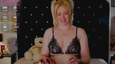 Olivia online show from April 5, 8:41 pm