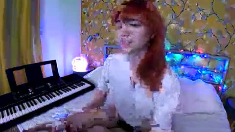 Angelina Lina online show from December 3, 8:00 pm