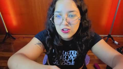 olivyaa online show from November 1, 6:28 am