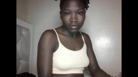 olwami4 online show from May 6, 9:41 pm