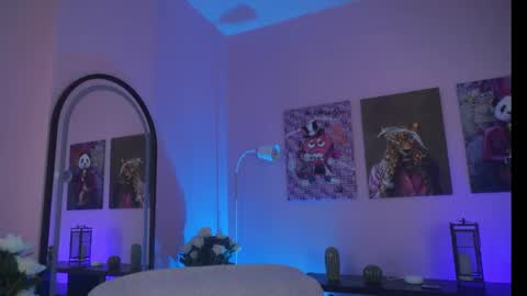 Olyvia online show from March 31, 7:58 pm