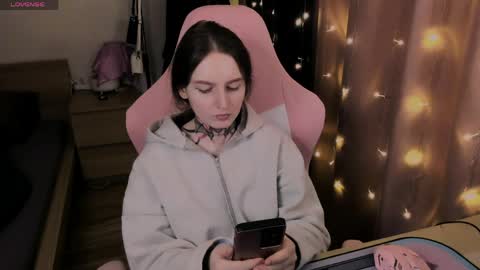 on_yxxx online show from April 3, 8:40 pm