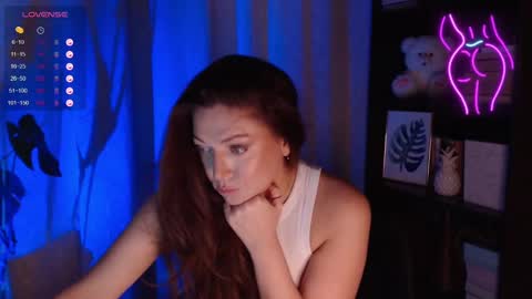 Snapshot of onehotbigass chatting on January 8, 10:37 pm ONLINE online show from January 8, 10:37 pm