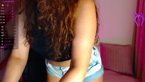 Snapshot of onehotbigass chatting on September 23, 8:18 pm ONLINE online show from September 23, 8:18 pm