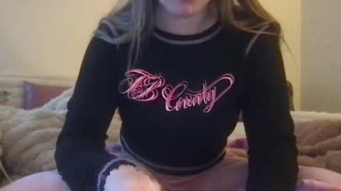 Lovella online show from December 3, 2:27 pm