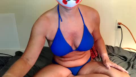 onewomanfreakshow online show from September 29, 7:52 pm