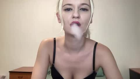 Snapshot of onika_cox chatting on September 27, 11:45 pm Onika online show from September 27, 11:45 pm