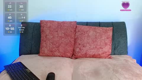 onlily online show from April 9, 4:23 pm