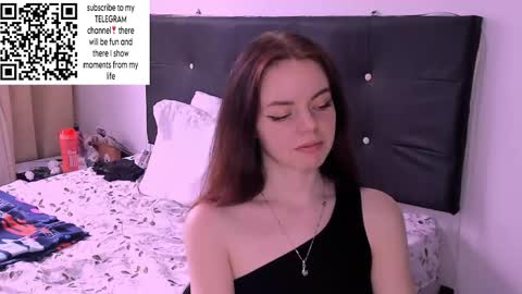 only_sarah1 online show from December 5, 10:12 pm