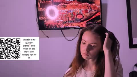 only_sarah1 online show from December 24, 11:44 pm