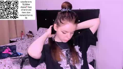only_sarah1 online show from December 11, 11:21 pm