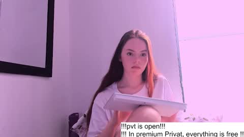 only_sarah1 online show from October 17, 10:24 pm