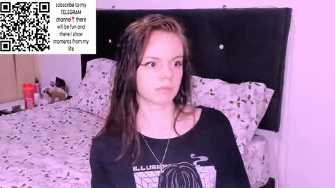 only_sarah1 online show from December 9, 11:34 pm