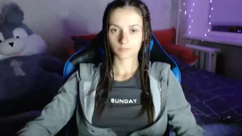 Amalia online show from October 12, 5:48 pm