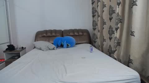 onlyariel1 online show from December 23, 6:17 am