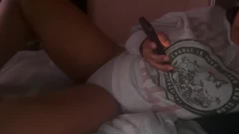 onlyinurdreams00 online show from October 18, 3:09 am