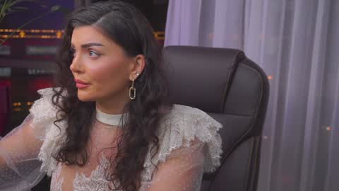 Nicolle online show from December 29, 8:04 pm